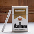 (Marlboro White) 1 carton (10 packs)